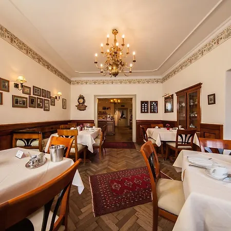 Hotell Alte Post 2*